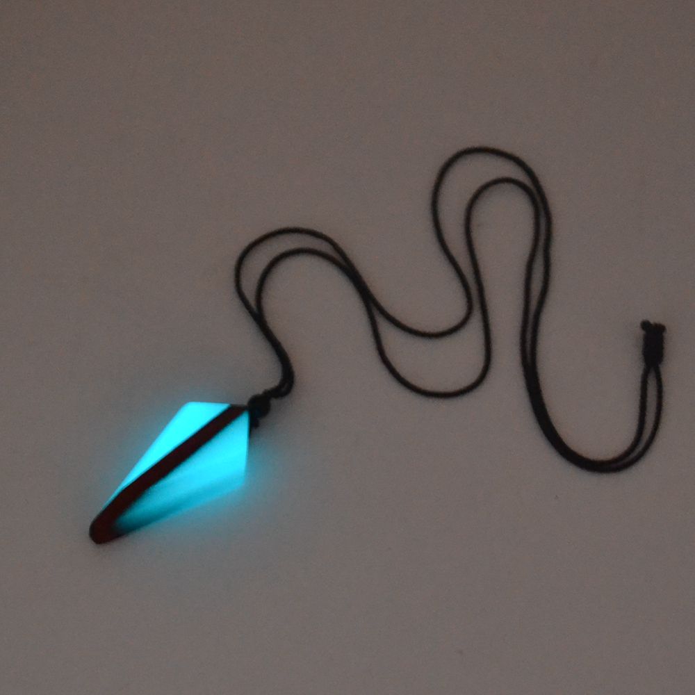 Pendant Light Shade - Men and women wear fashionable vacation